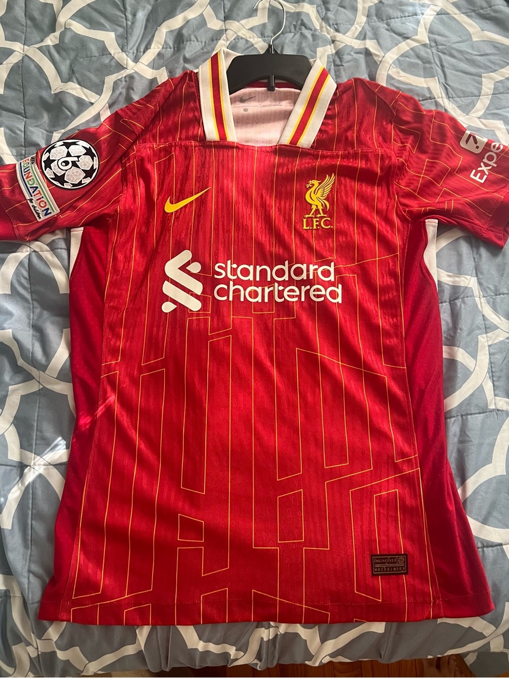 Liverpool FC Mens L Home Jersey - Red